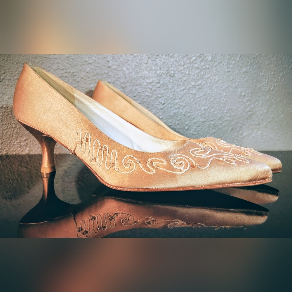 Stuart Weitzman Elegant Tan Women's Heels